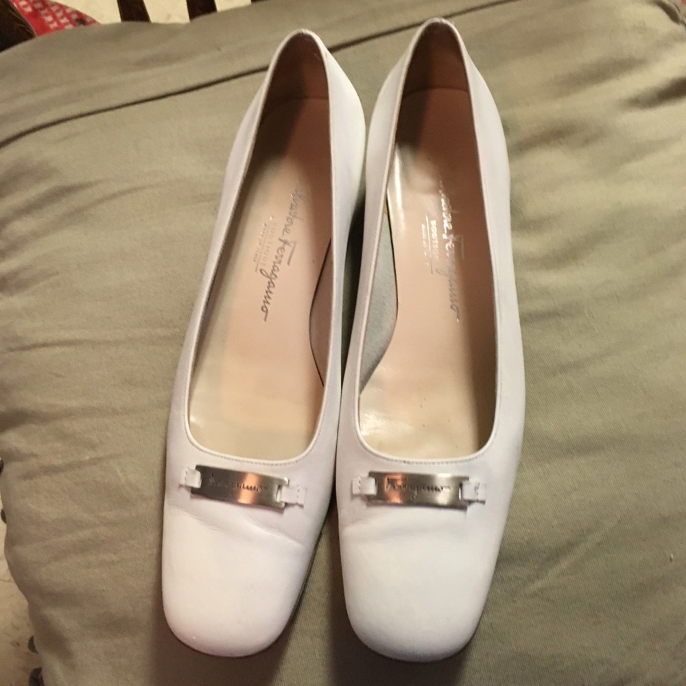 Salvatore Ferragamo Buotique Ladies Shoes -  9-2A